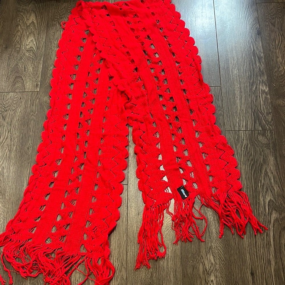 BNWT Long wide red scarf